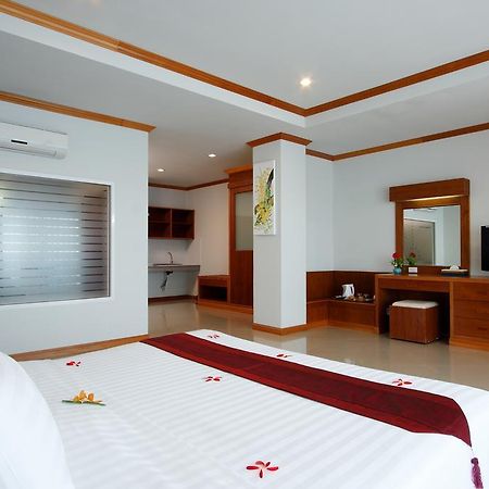 Blue Beach Club & Resort Patong Phòng bức ảnh